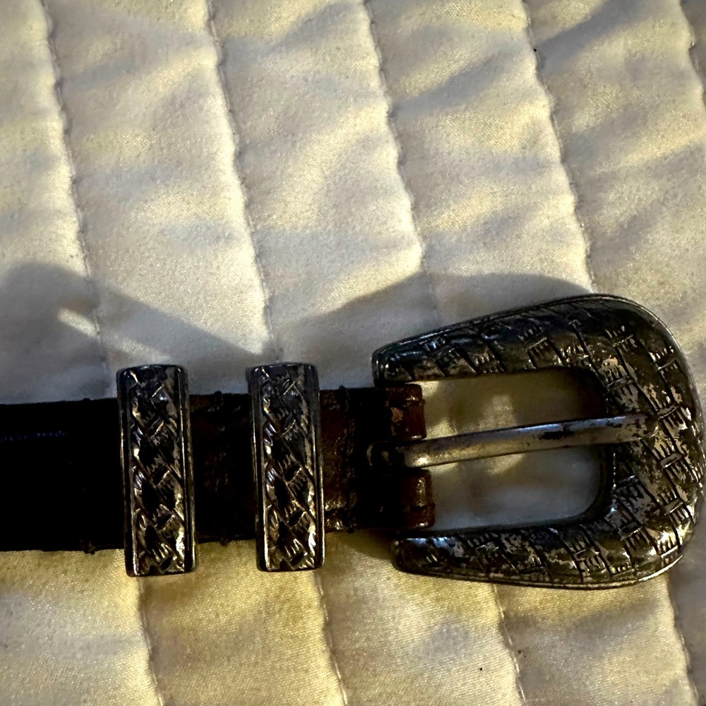 Greg Norman leather golf belt.Silver small 30-32